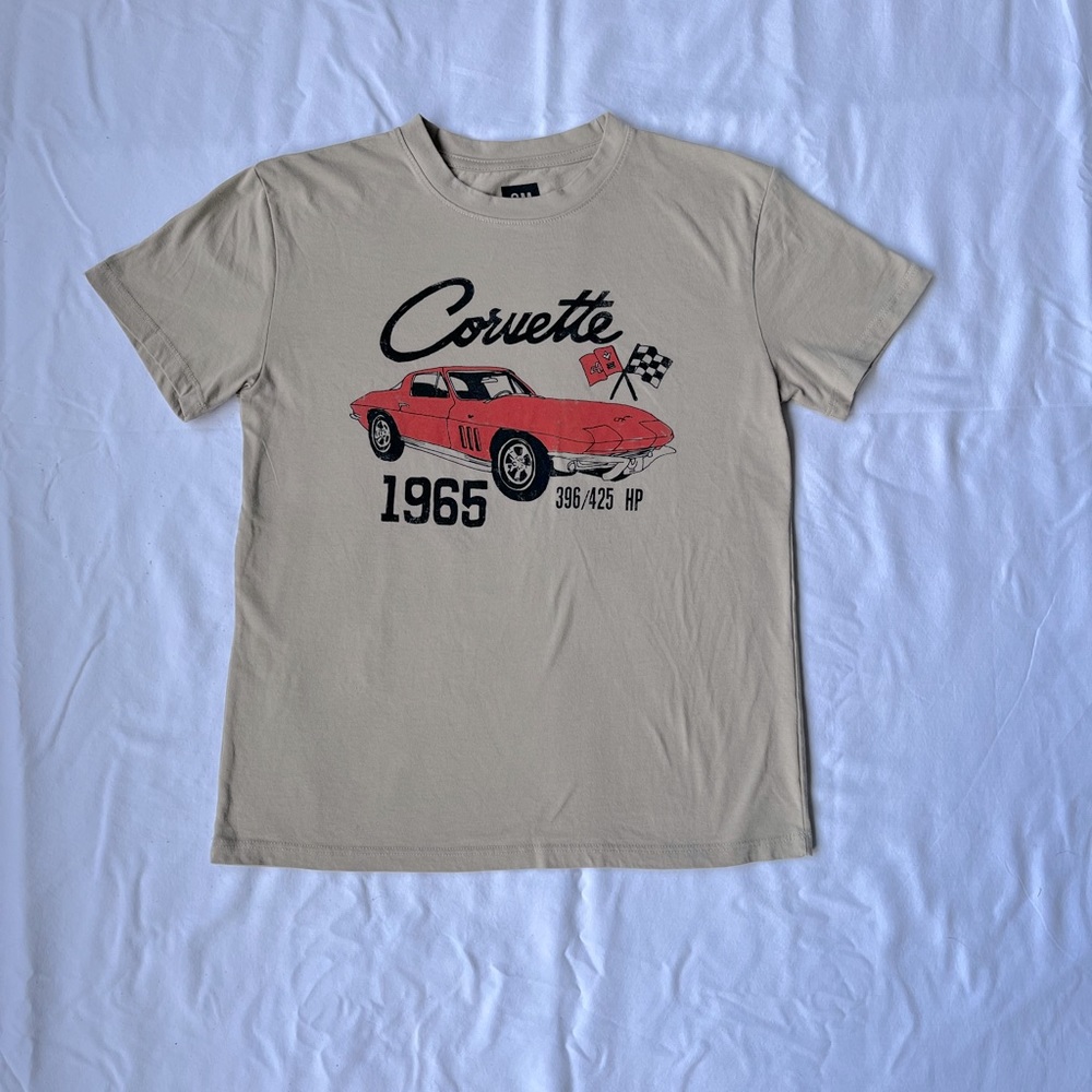 Official GM Vintage 1965 Red Corvette T-Shirt Cream Size Small